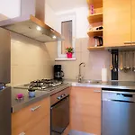 1st Floorc Apartman *