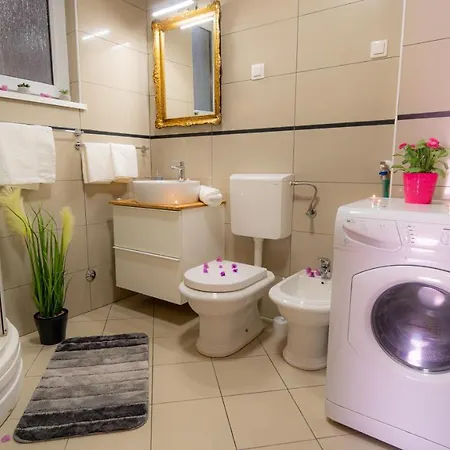 Apartman 1st Floorc Póla