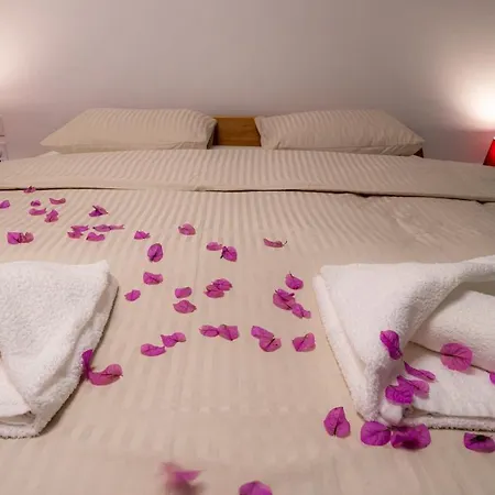 1st Floorc Πούλα