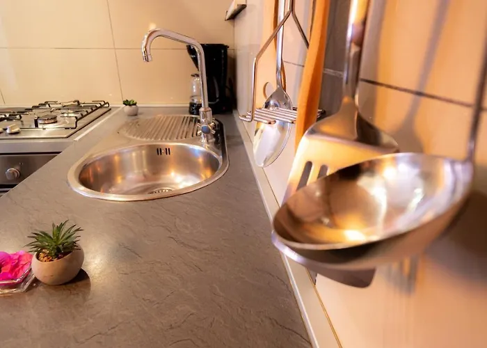 1st Floorc Πούλα